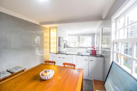 Casa de condomínio à venda com 645m², 4 quartos e 3 vagasCopa