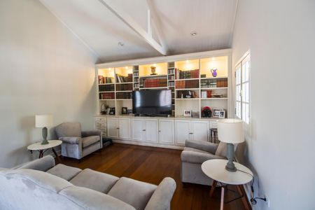 Casa de condomínio à venda com 645m², 4 quartos e 3 vagasSala 2