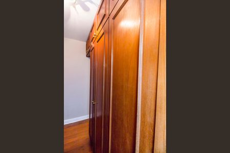 Casa de condomínio à venda com 645m², 4 quartos e 3 vagasCloset da Suíte 1