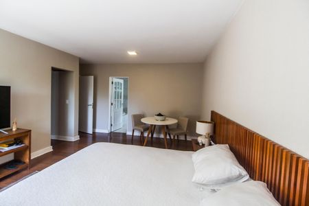 Casa de condomínio à venda com 645m², 4 quartos e 3 vagasSuíte 1