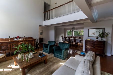 Casa de condomínio à venda com 645m², 4 quartos e 3 vagasSala