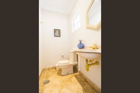 Casa de condomínio à venda com 645m², 4 quartos e 3 vagasLavabo