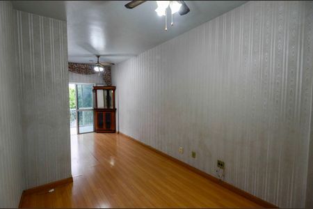 Apartamento à venda com 75m², 2 quartos e 1 vaga Apartamento à venda com 75m², 2 quartos e 1 vagaSala