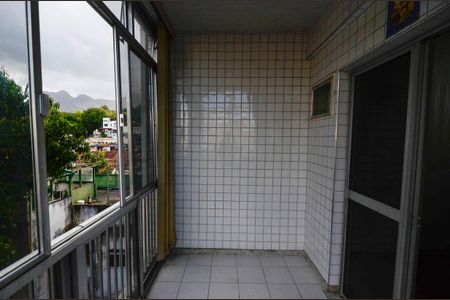 Apartamento à venda com 75m², 2 quartos e 1 vaga Apartamento à venda com 75m², 2 quartos e 1 vagaSala
