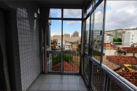 Apartamento à venda com 75m², 2 quartos e 1 vaga Apartamento à venda com 75m², 2 quartos e 1 vagaSala