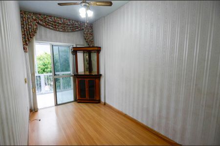 Apartamento à venda com 75m², 2 quartos e 1 vaga Apartamento à venda com 75m², 2 quartos e 1 vagaSala