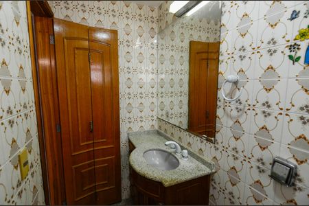 Apartamento à venda com 75m², 2 quartos e 1 vaga Apartamento à venda com 75m², 2 quartos e 1 vagaBanheiro