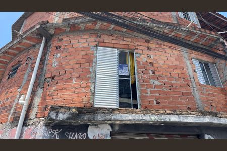 Casa para alugar com 75m², 2 quartos e sem vagaFachada + placa