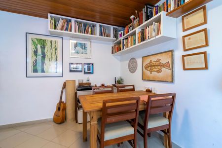 Apartamento à venda com 60m², 2 quartos e 1 vagaSala de Jantar