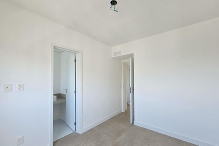 Apartamento à venda com 137m², 3 quartos e 3 vagas Apartamento à venda com 137m², 3 quartos e 3 vagasSuíte 2