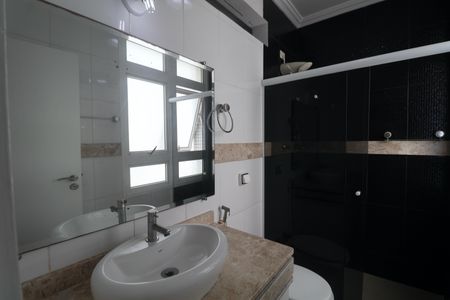 Apartamento para alugar com 220m², 5 quartos e 2 vagasBanheiro Suíte 2