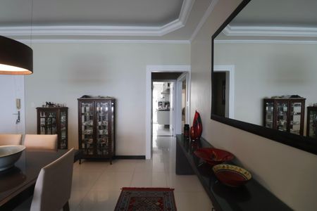 Apartamento para alugar com 220m², 5 quartos e 2 vagasSala