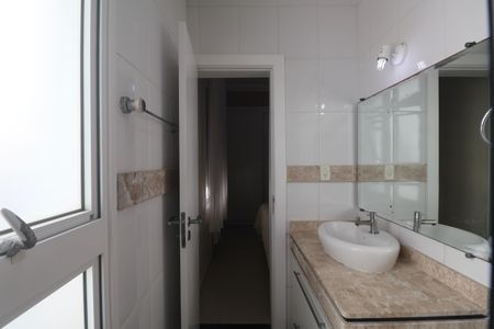 Apartamento para alugar com 220m², 5 quartos e 2 vagasBanheiro Suíte 2
