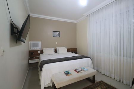 Apartamento para alugar com 220m², 5 quartos e 2 vagas Suíte