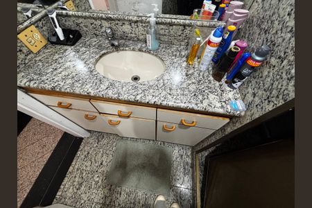 Apartamento à venda com 91m², 3 quartos e 2 vagasBanheiro