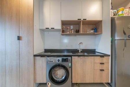 Cozinha de kitnet/studio para alugar com 1 quarto, 27m² em Jardim das Acacias, São Paulo