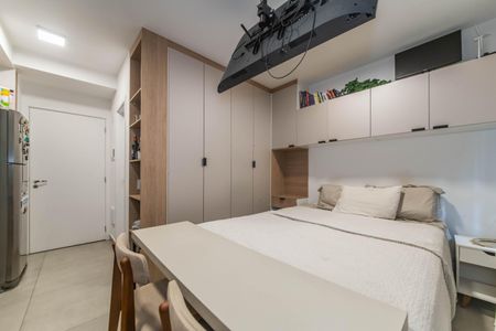 Quarto de kitnet/studio para alugar com 1 quarto, 27m² em Jardim das Acacias, São Paulo