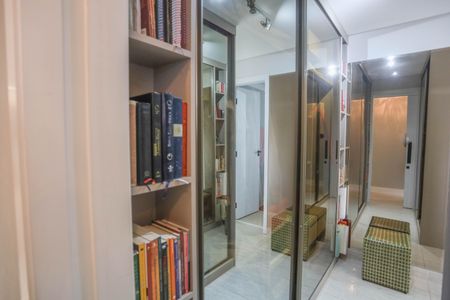 Apartamento à venda com 105m², 3 quartos e 2 vagas Apartamento à venda com 105m², 3 quartos e 2 vagasQuarto 1 - suíte
