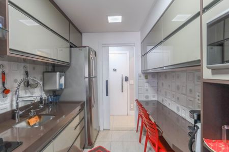 Apartamento à venda com 105m², 3 quartos e 2 vagas Apartamento à venda com 105m², 3 quartos e 2 vagasCozinha