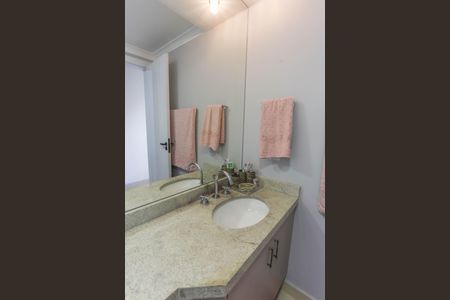 Apartamento à venda com 105m², 3 quartos e 2 vagas Apartamento à venda com 105m², 3 quartos e 2 vagasBanheiro da suíte 1