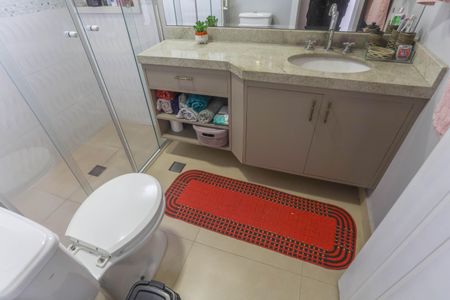 Apartamento à venda com 105m², 3 quartos e 2 vagas Apartamento à venda com 105m², 3 quartos e 2 vagasBanheiro da suíte 1