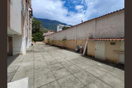 Apartamento à venda com 75m², 2 quartos e 1 vagaÁrea comum - Playground