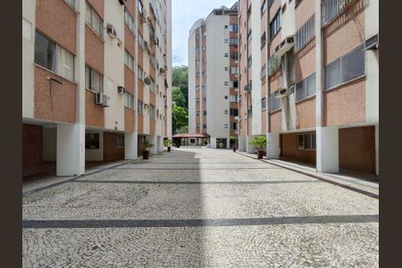 Apartamento à venda com 75m², 2 quartos e 1 vagaÁrea comum - Playground