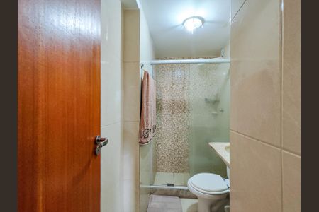 Apartamento à venda com 75m², 2 quartos e 1 vagaBanheiro Corredor