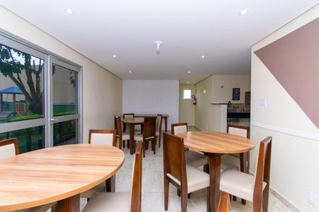 Apartamento à venda com 65m², 2 quartos e 1 vaga Apartamento à venda com 65m², 2 quartos e 1 vagaÁrea comum - Salão de festas