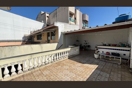 Quintal de casa à venda com 3 quartos, 228m² em Vila Homero Thon, Santo André