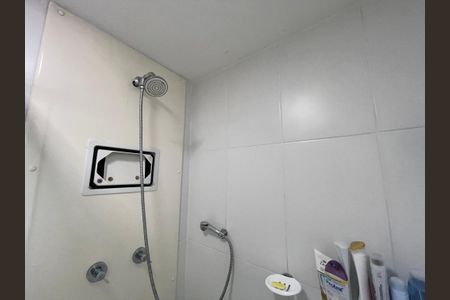 Apartamento à venda com 47m², 2 quartos e 1 vaga Apartamento à venda com 47m², 2 quartos e 1 vagaBanheiro Social