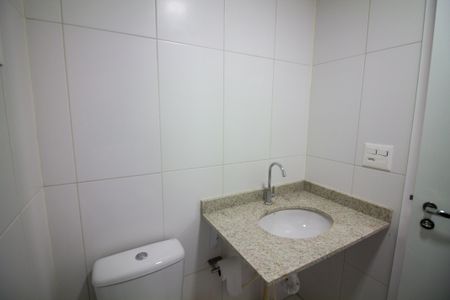 Banheiro de kitnet/studio à venda com 1 quarto, 30m² em Cidade Monções, São Paulo