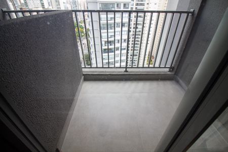Varanda de kitnet/studio à venda com 1 quarto, 30m² em Cidade Monções, São Paulo