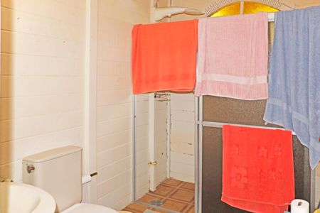 Casa de condomínio para alugar com 840m², 3 quartos e 4 vagasBanheiro