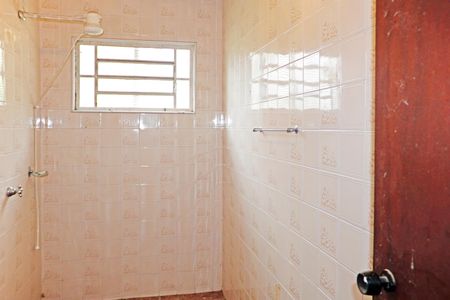 Casa de condomínio para alugar com 840m², 3 quartos e 4 vagasBanheiro de Serviço