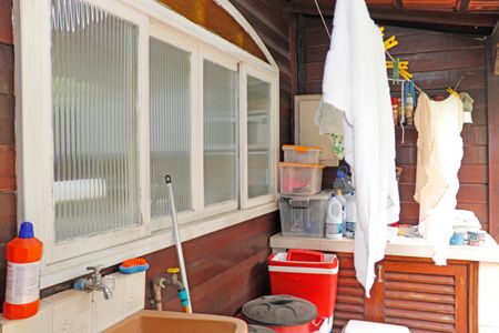 Casa de condomínio para alugar com 840m², 3 quartos e 4 vagasÁrea de Serviço