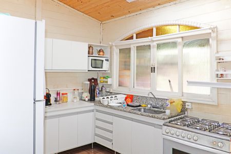 Casa de condomínio para alugar com 840m², 3 quartos e 4 vagasCozinha