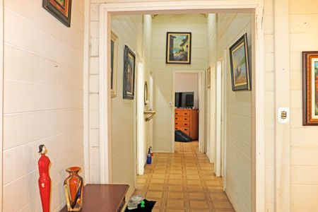 Casa de condomínio para alugar com 840m², 3 quartos e 4 vagasCorredor