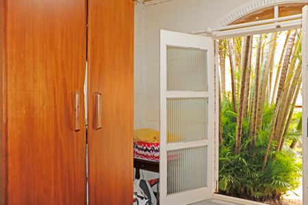 Casa de condomínio para alugar com 840m², 3 quartos e 4 vagasQuarto 1