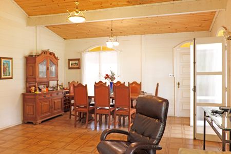 Casa de condomínio para alugar com 840m², 3 quartos e 4 vagasSala