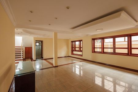 Casa de condomínio para alugar com 300m², 5 quartos e 2 vagasSala