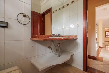 Casa de condomínio para alugar com 300m², 5 quartos e 2 vagasBanheiro 1