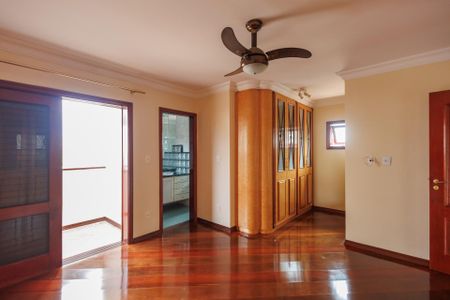 Casa de condomínio para alugar com 300m², 5 quartos e 2 vagasSuíte