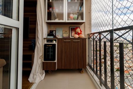 Apartamento à venda com 53m², 2 quartos e 1 vaga Apartamento à venda com 53m², 2 quartos e 1 vagaVaranda