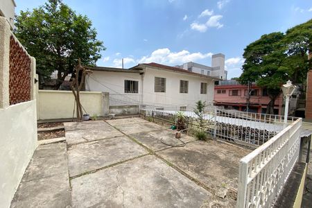 Casa para alugar com 392m², 4 quartos e 8 vagasQuintal