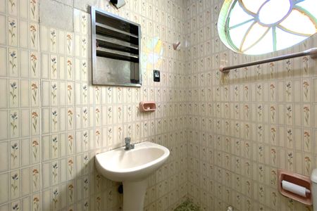 Casa para alugar com 392m², 4 quartos e 8 vagasBanheiro