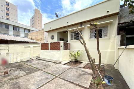 Casa para alugar com 392m², 4 quartos e 8 vagasQuintal