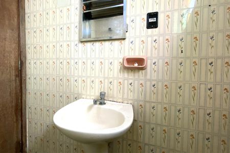 Casa para alugar com 392m², 4 quartos e 8 vagasBanheiro