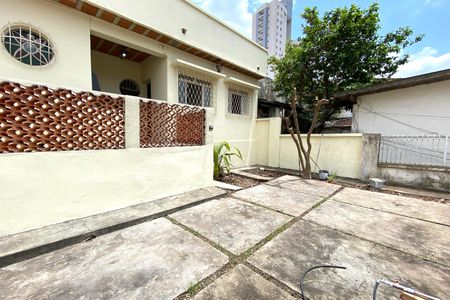 Casa para alugar com 392m², 4 quartos e 8 vagasQuintal
