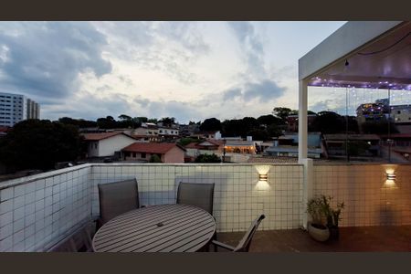 Apartamento à venda com 150m², 2 quartos e 2 vagasCobertura